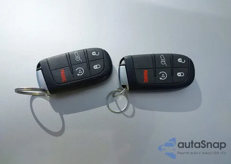 2019 Jeep Grand Cherokee Overland 4X4 z USA, uszkodzony, nr VIN 1C4RJFCG2KC603419